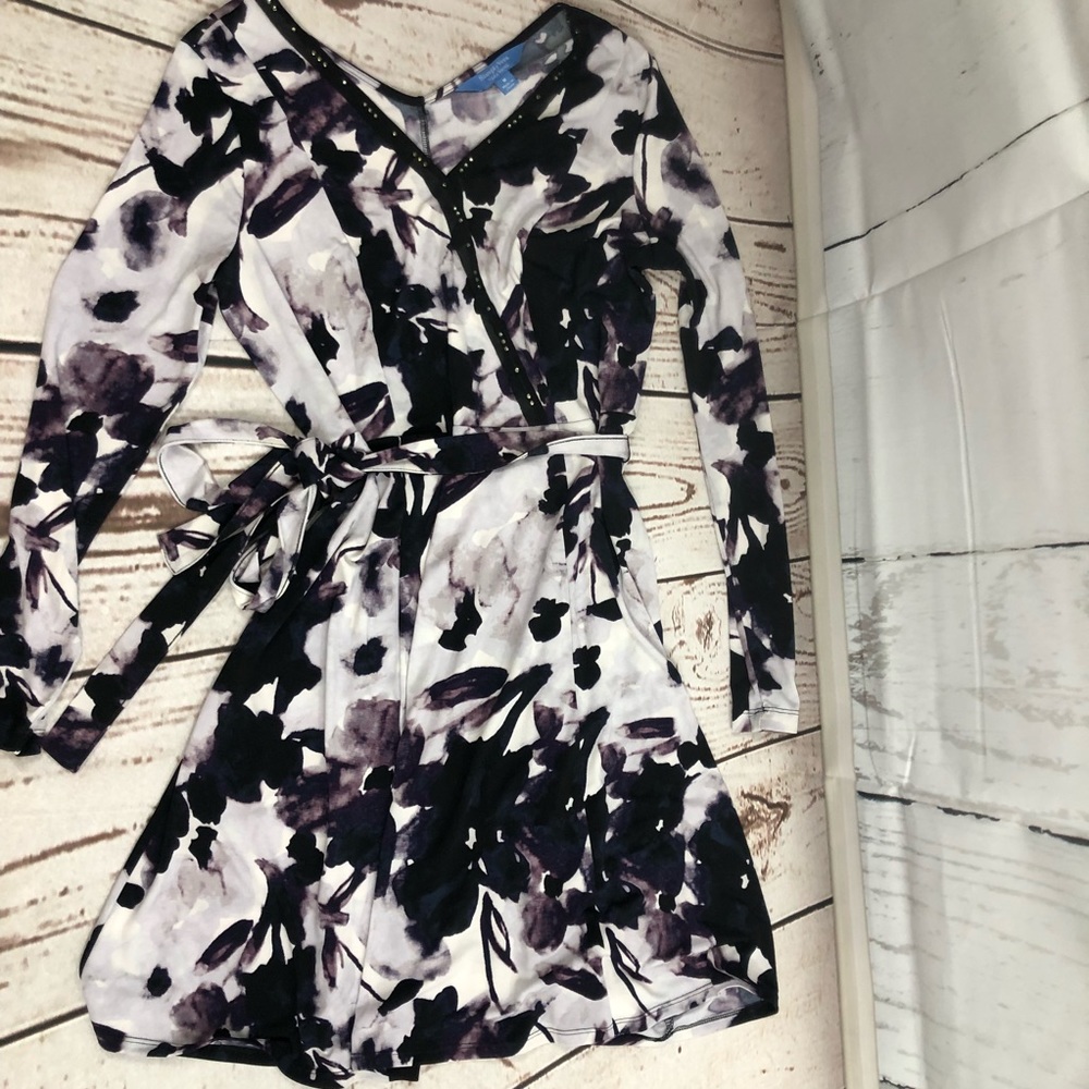 Like New! Simply Vera Wang Floral Wrap Dress - image 3